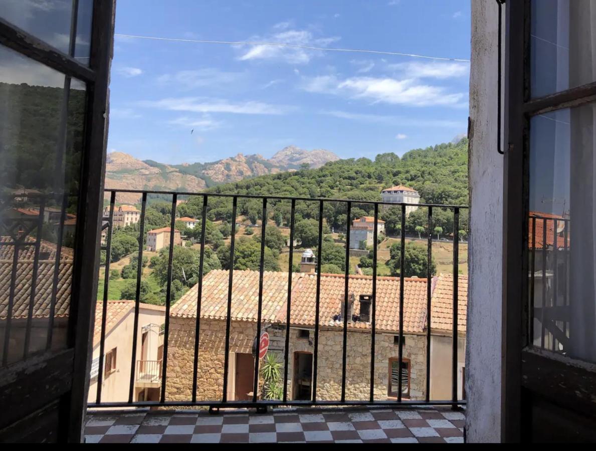 بيانا La Coletta Bel Appartement Typique Avec Balcon Centre Piana المظهر الخارجي الصورة